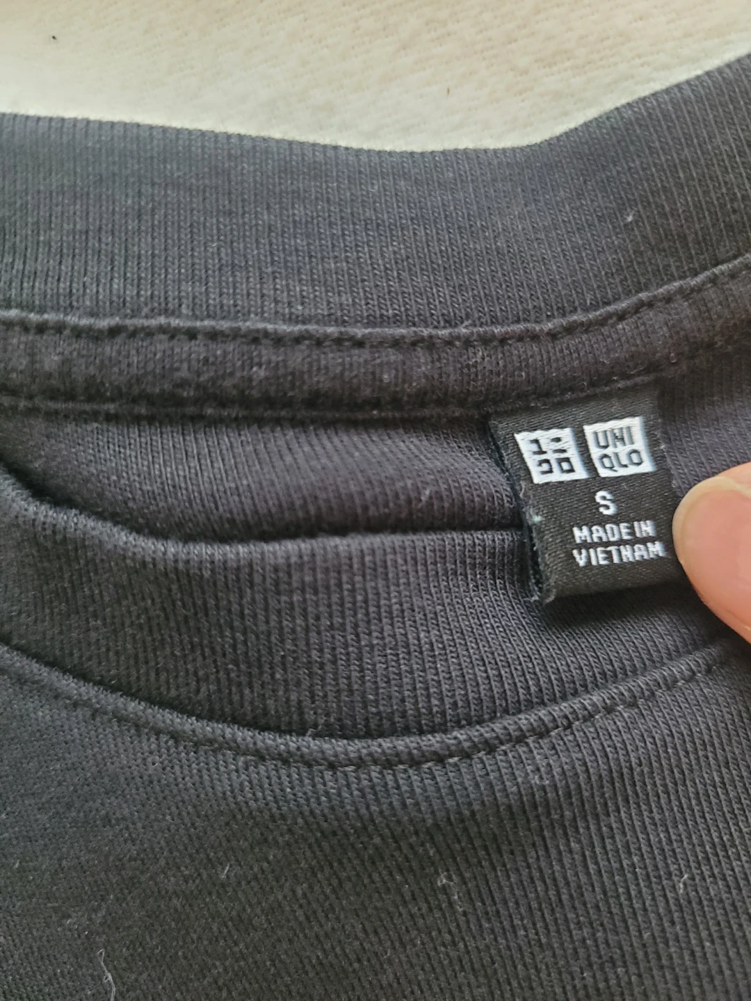 UNIQLO T-Shirt Size S - photo 2