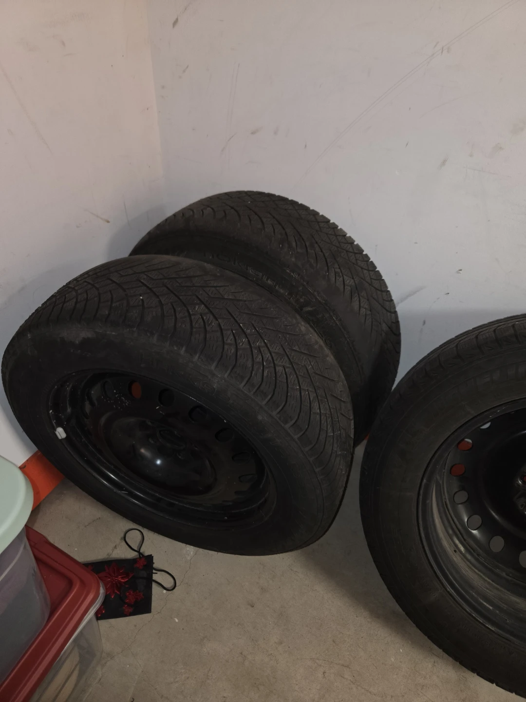 18" x 7.5" wheels paired with 235/60R18 winter tires - photo 4