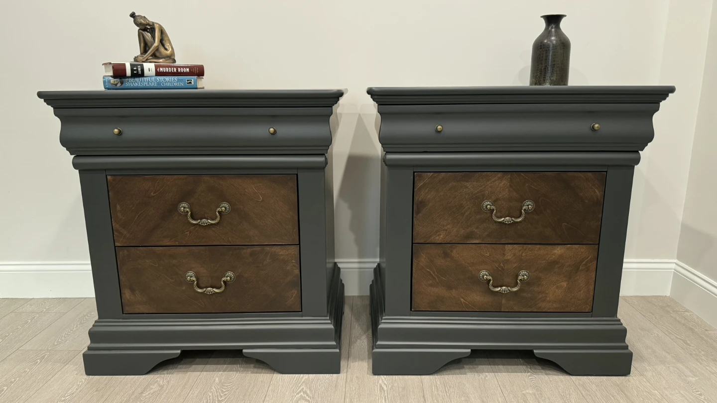 Colezione Europa Nightstands (Set of 2)