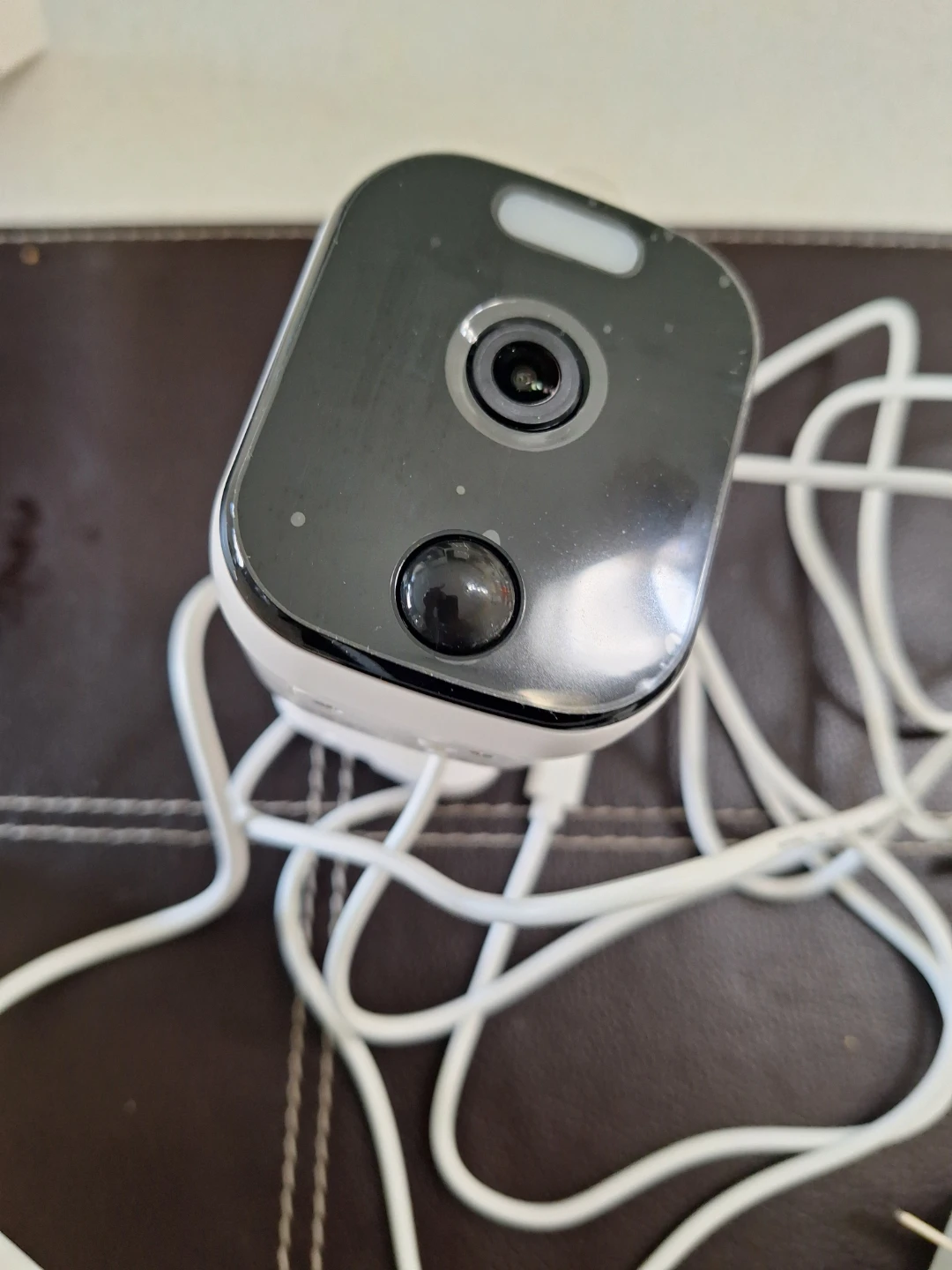 TELUS Outdoor Camera with Power Adapter and Box - photo 3