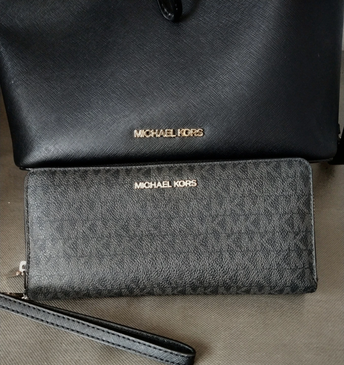 Michael Kors Large Suri Bucket Bag W/ Matching Wallet Set - photo 2
