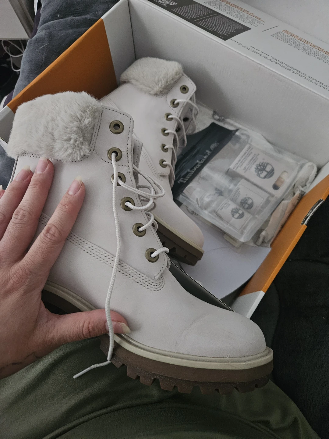 Timberland Women's White Faux Fur Trim Boots - photo 2