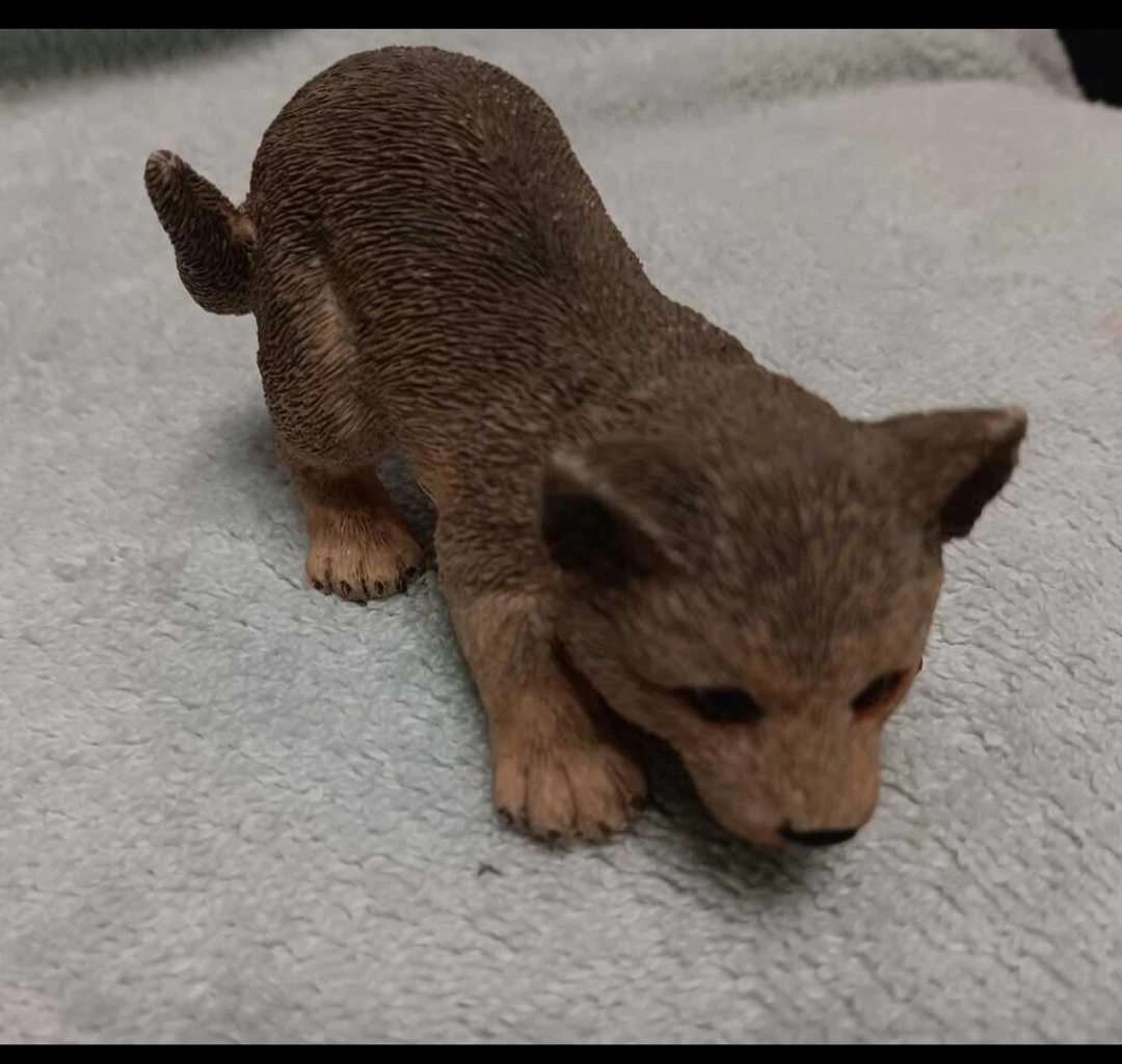Hamilton Collection Wolves Figurines (5 Total) - photo 5