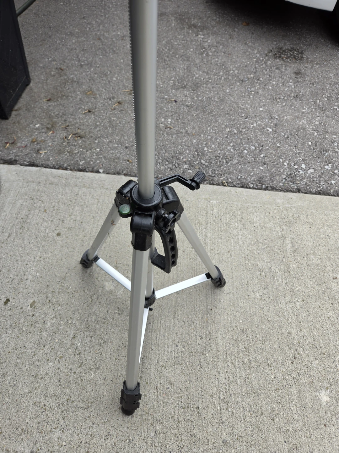 Tri pod