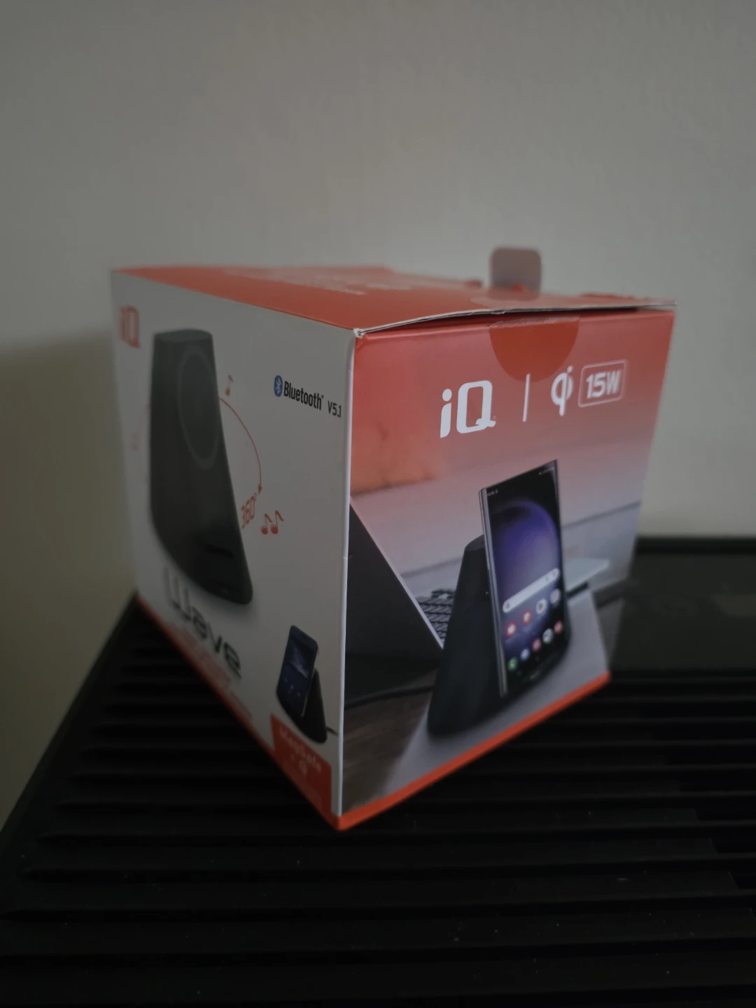 iQ Wave Home Speaker with MagSafe + Qi Wireless Charging - photo 2