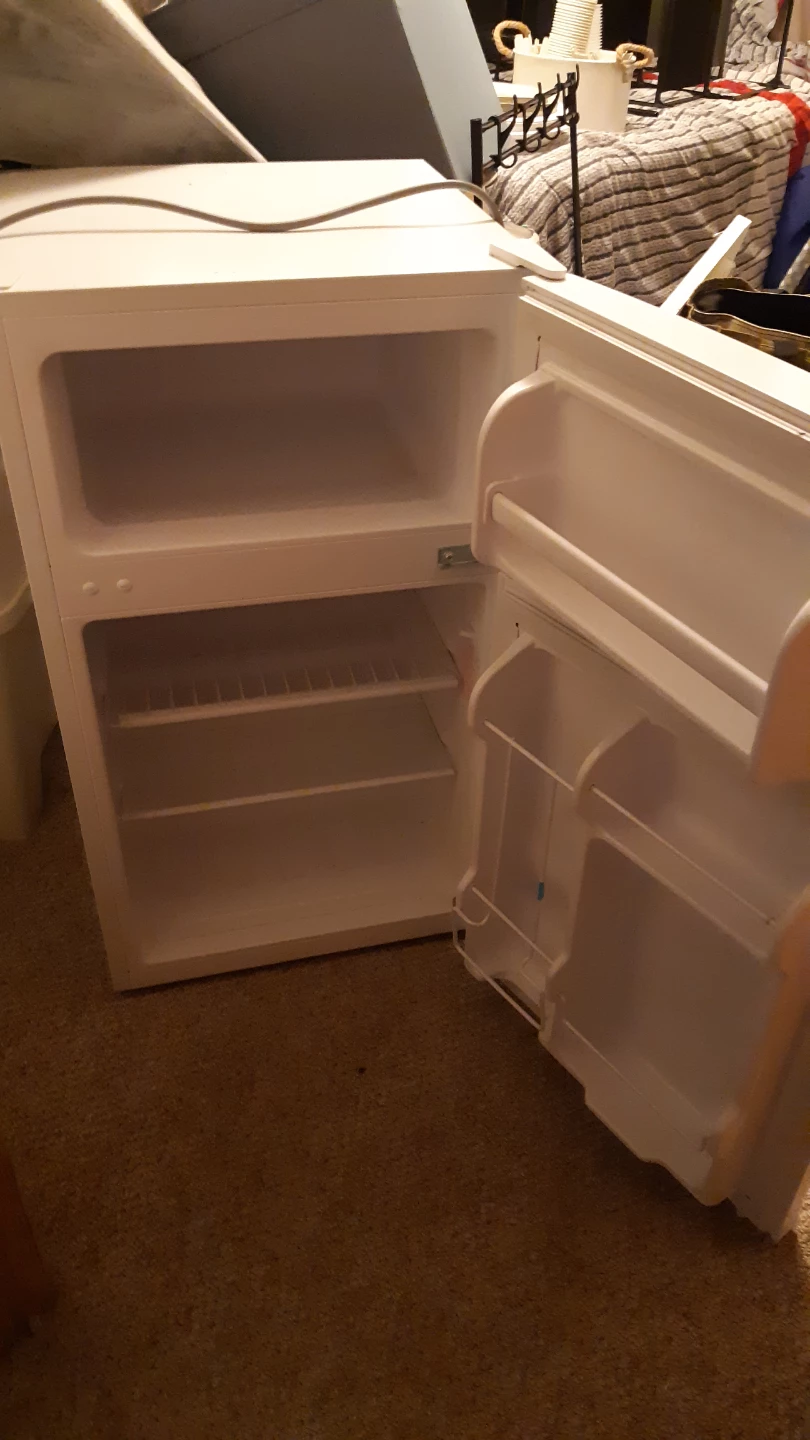 Danby Designer Mini Fridge - photo 2