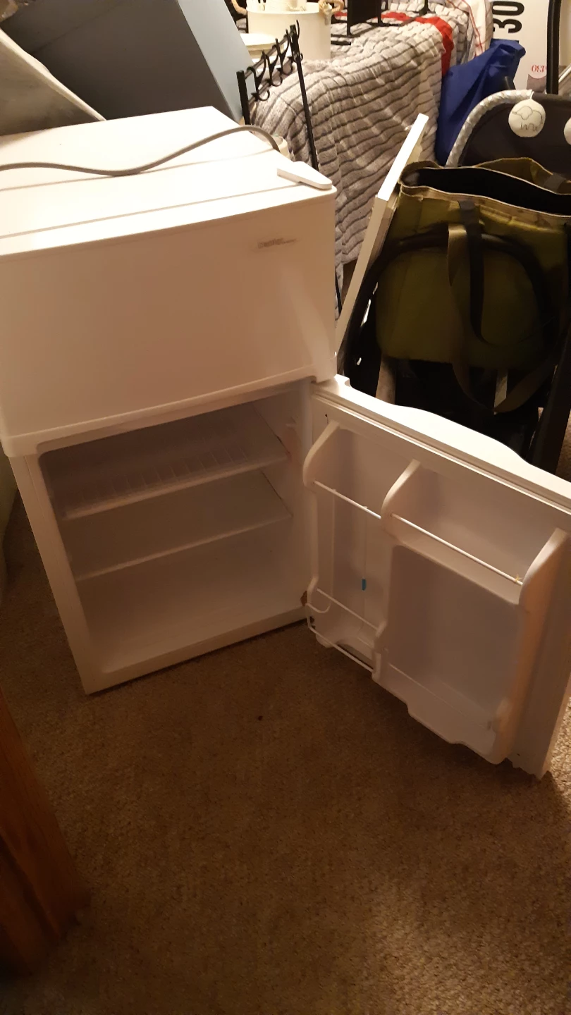 Danby Designer Mini Fridge - photo 3