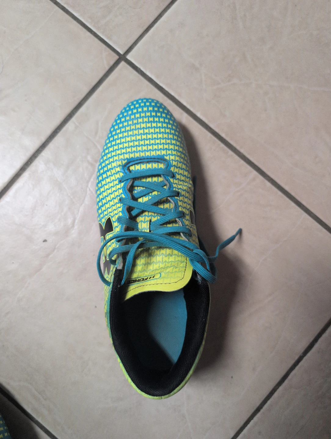 Under Armour Soccer Cleats Youth Size 6Y