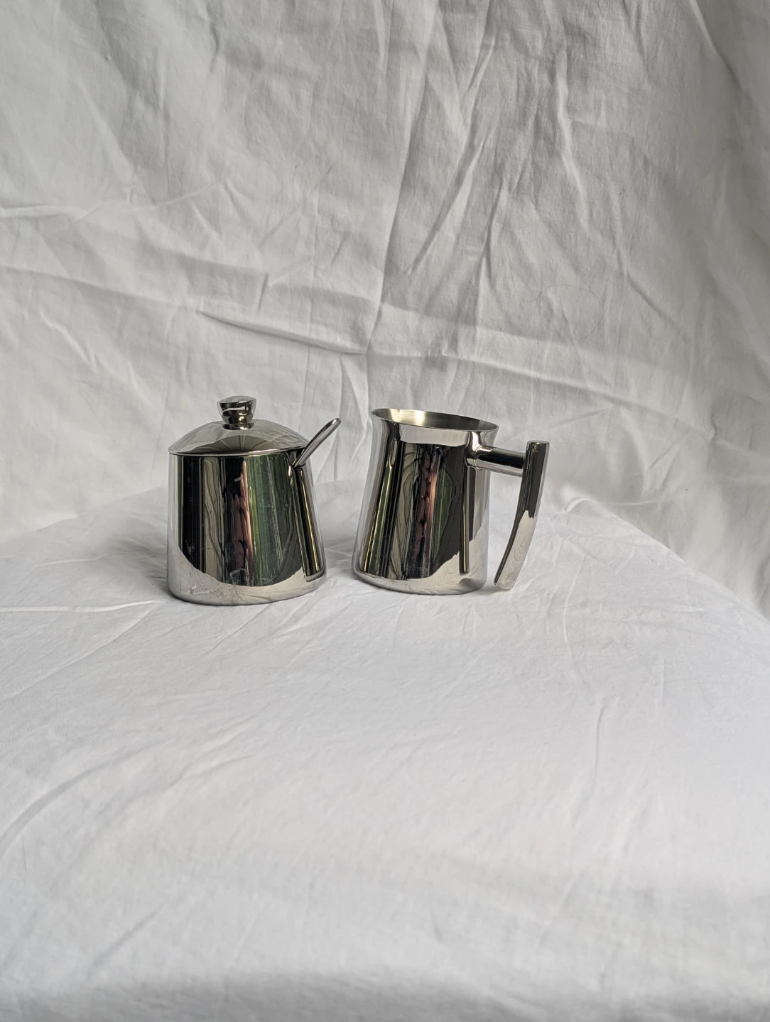 Cream and sugar set