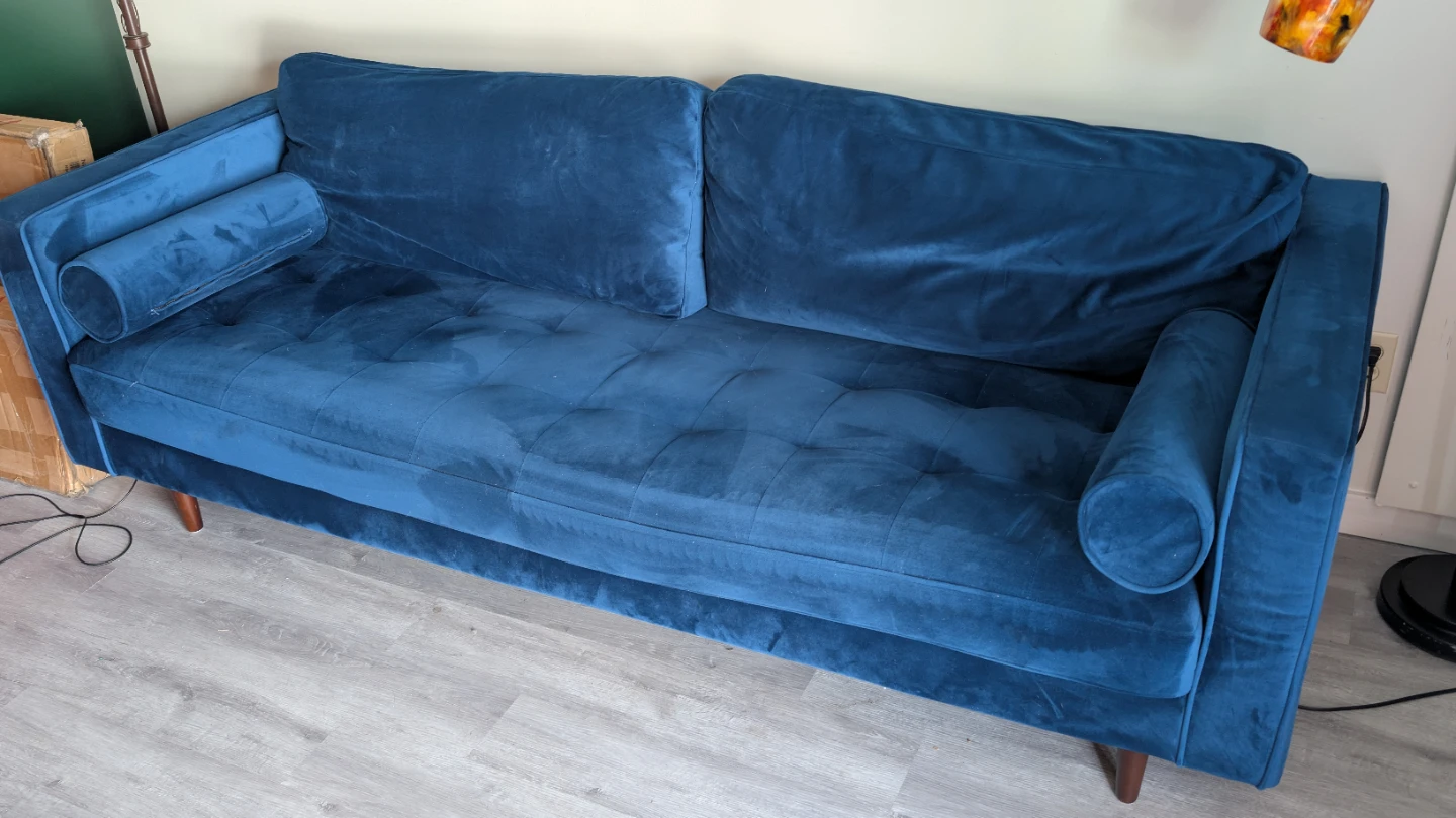 Couch - photo 2