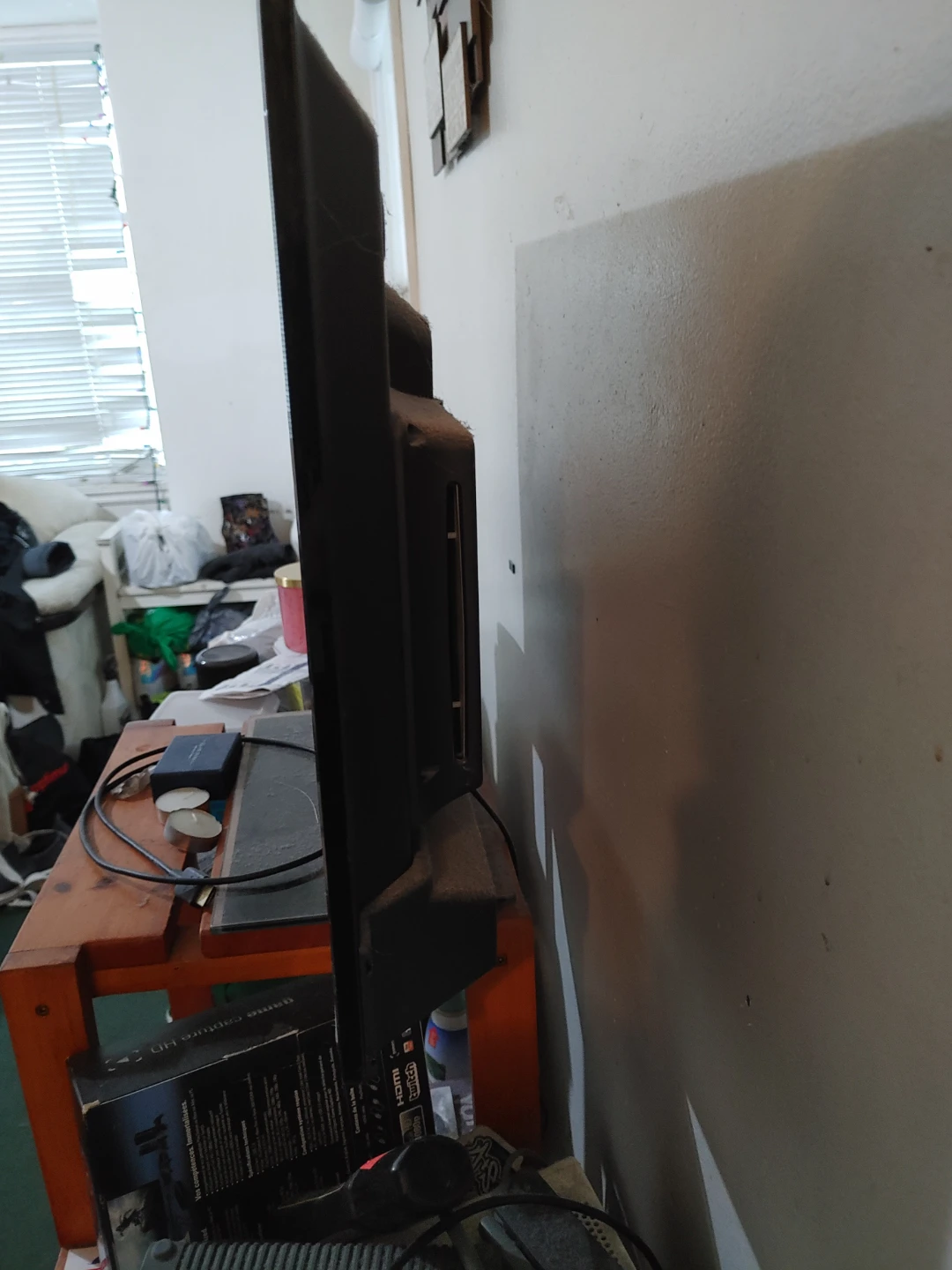 28" Flatscreen Television - photo 2