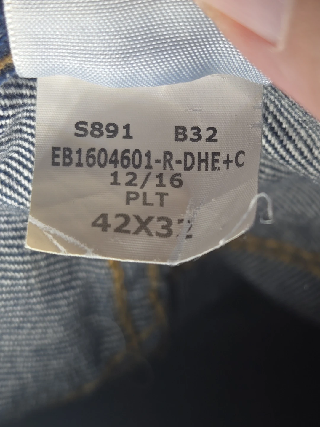 Men's Eddie Bauer Jeans.  42x32. - photo 4