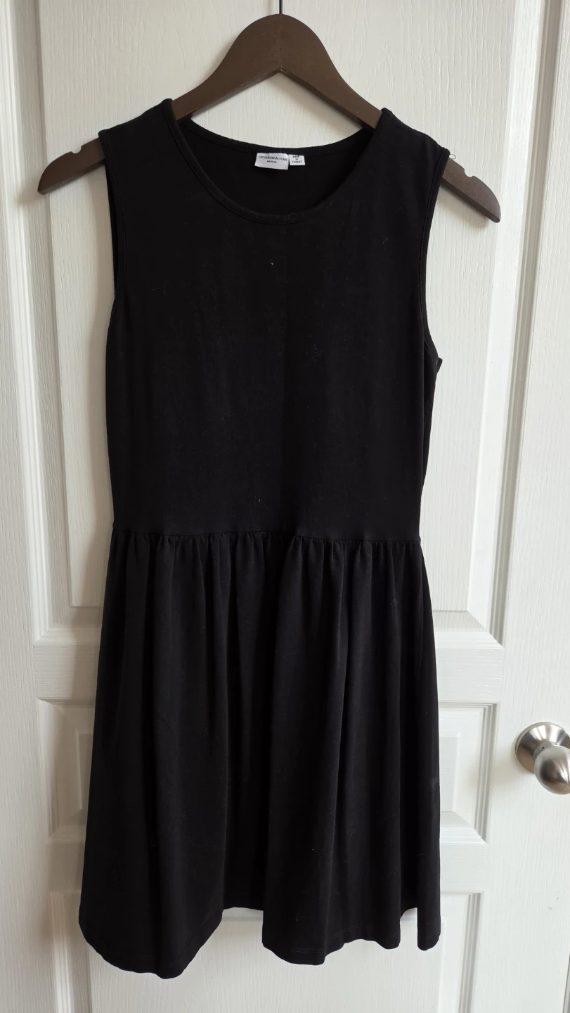 JACQUELINE de YONG Black Sleeveless Dress - Medium