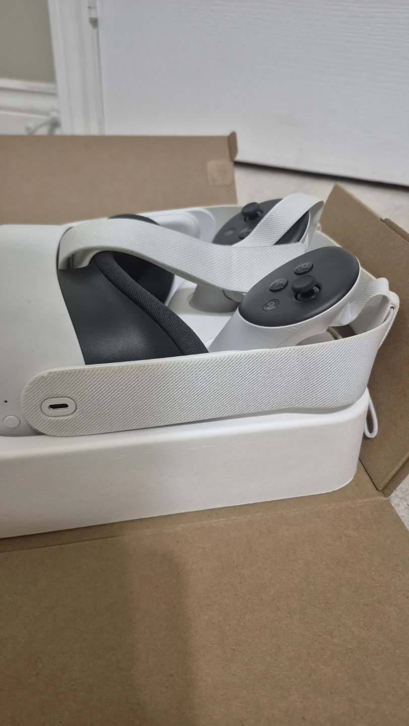 Meta Quest 3s Vr headset - make an offer - photo 5