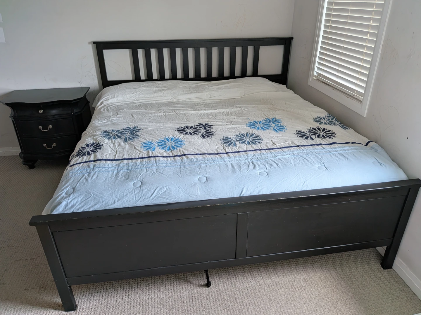 King bed with Night table