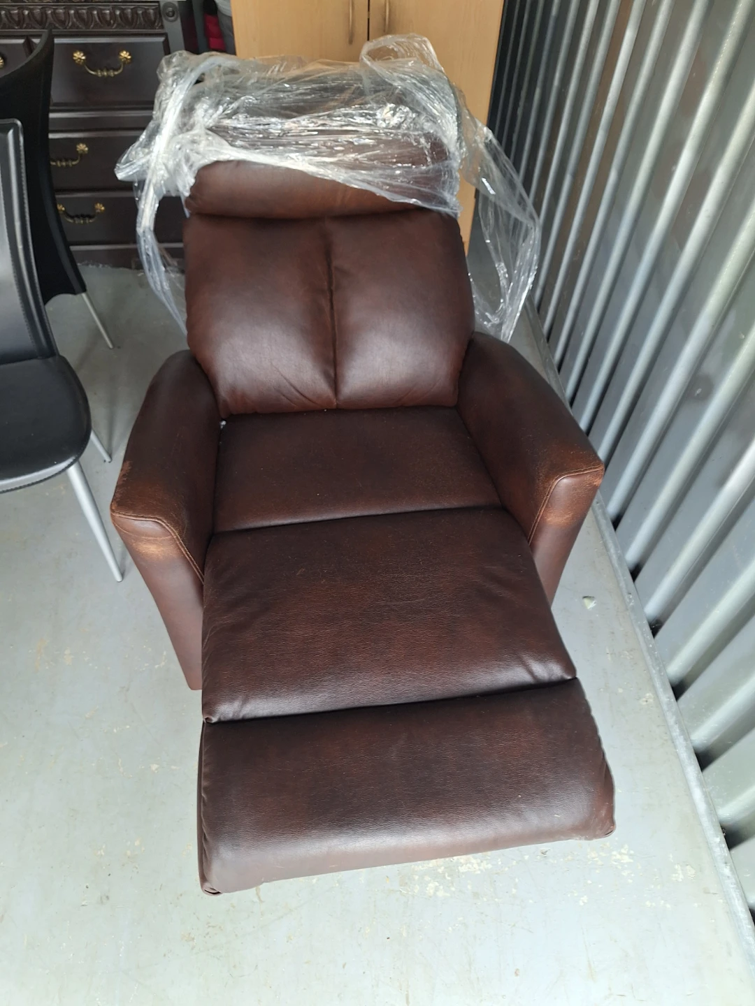Brown Leather Recliner Chair - photo 5