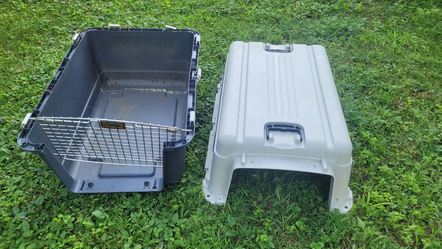 Dog travel cage.