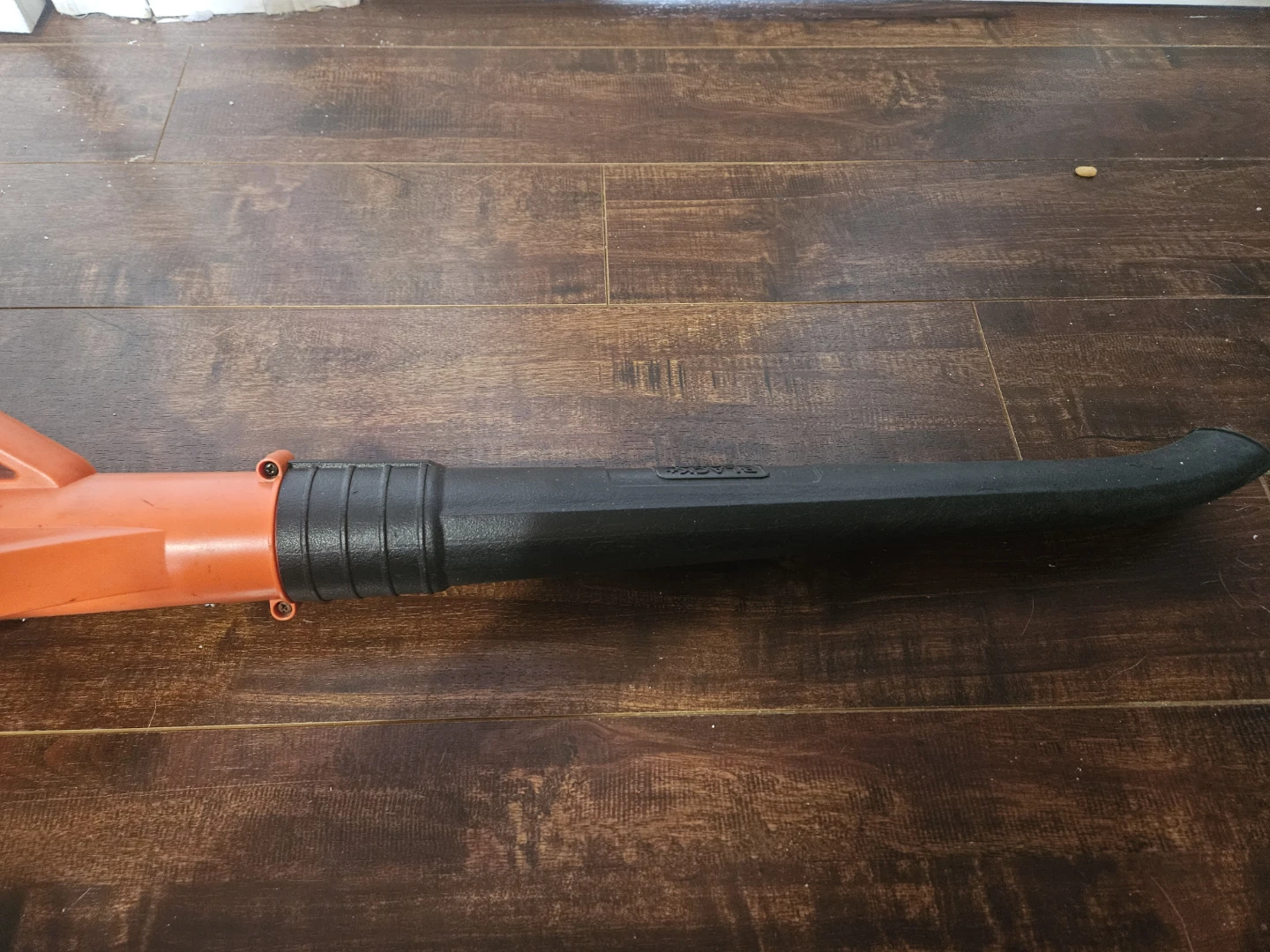 Black+Decker LSW221 Cordless Leaf Blower - photo 4