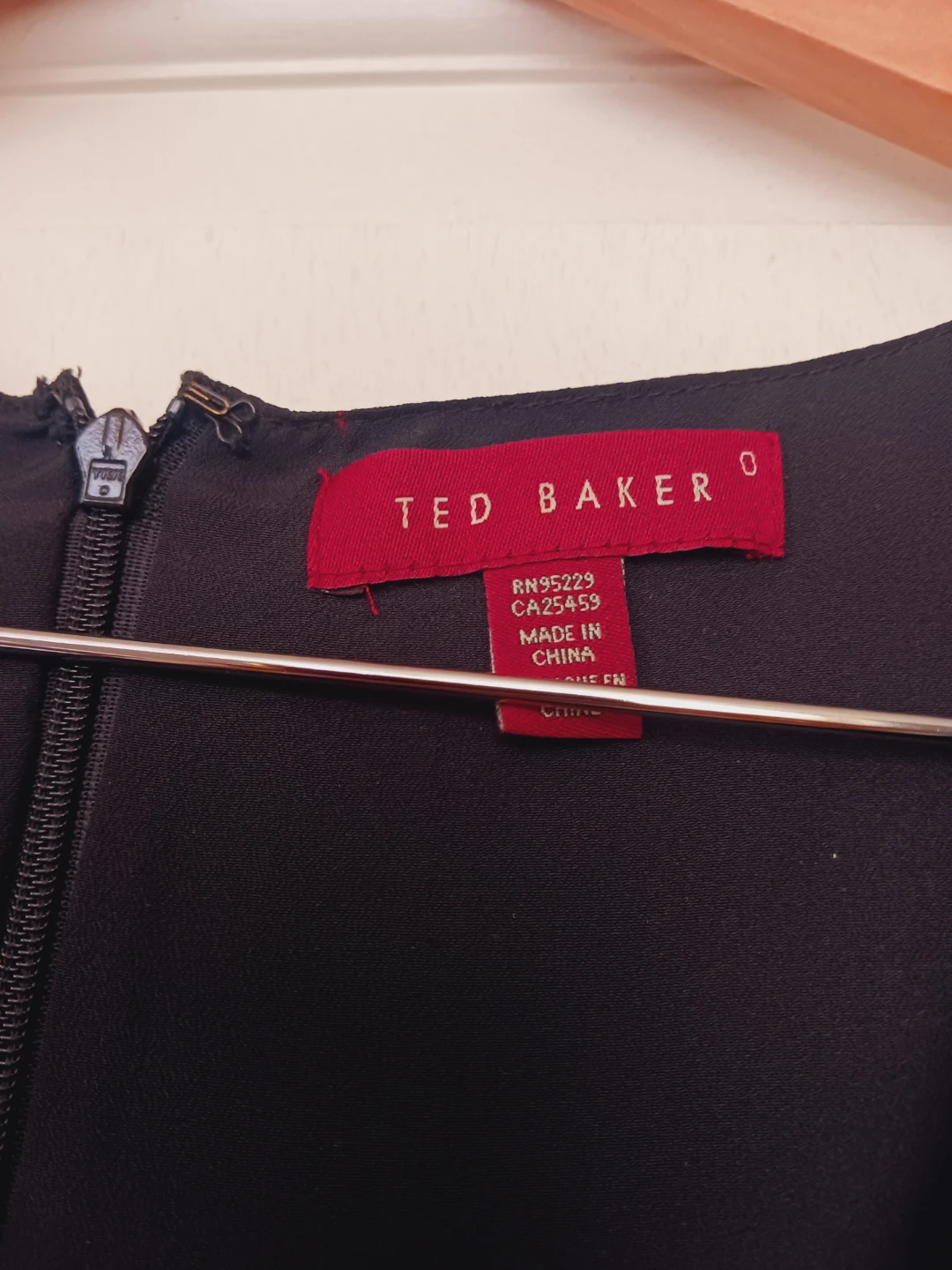 TED BAKER LONDON  Black Bow Detail Romper. Size 0. - photo 4