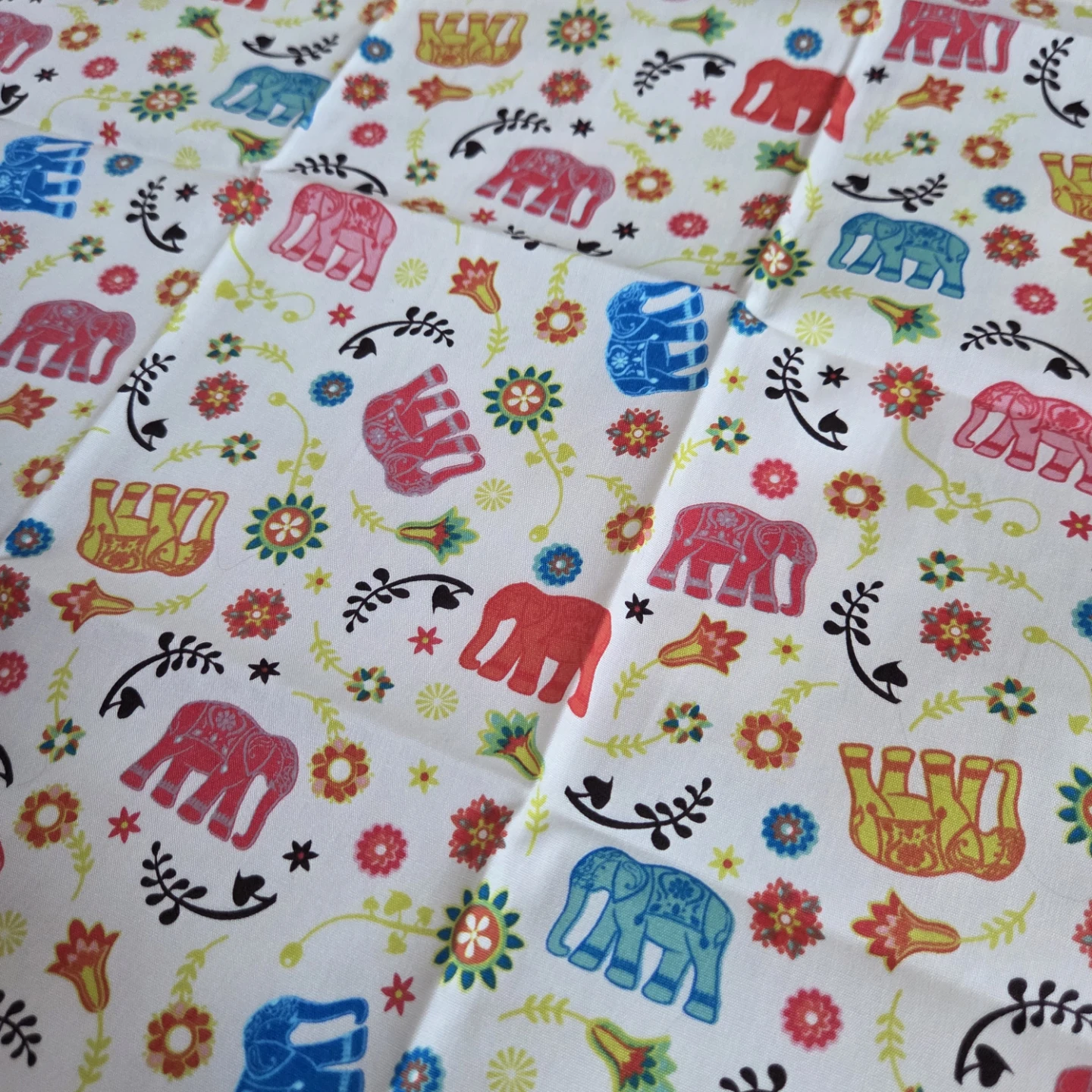 🆕Floral Elephant Print Bandana - photo 2