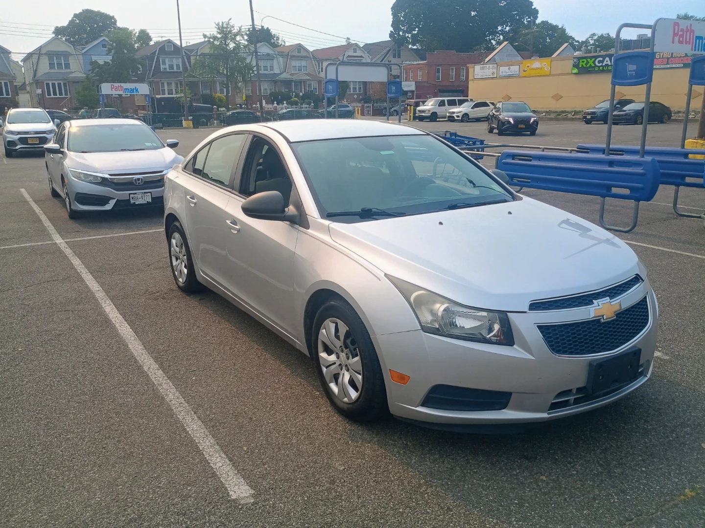 Silver Chevrolet Cruze Sedan - photo 4