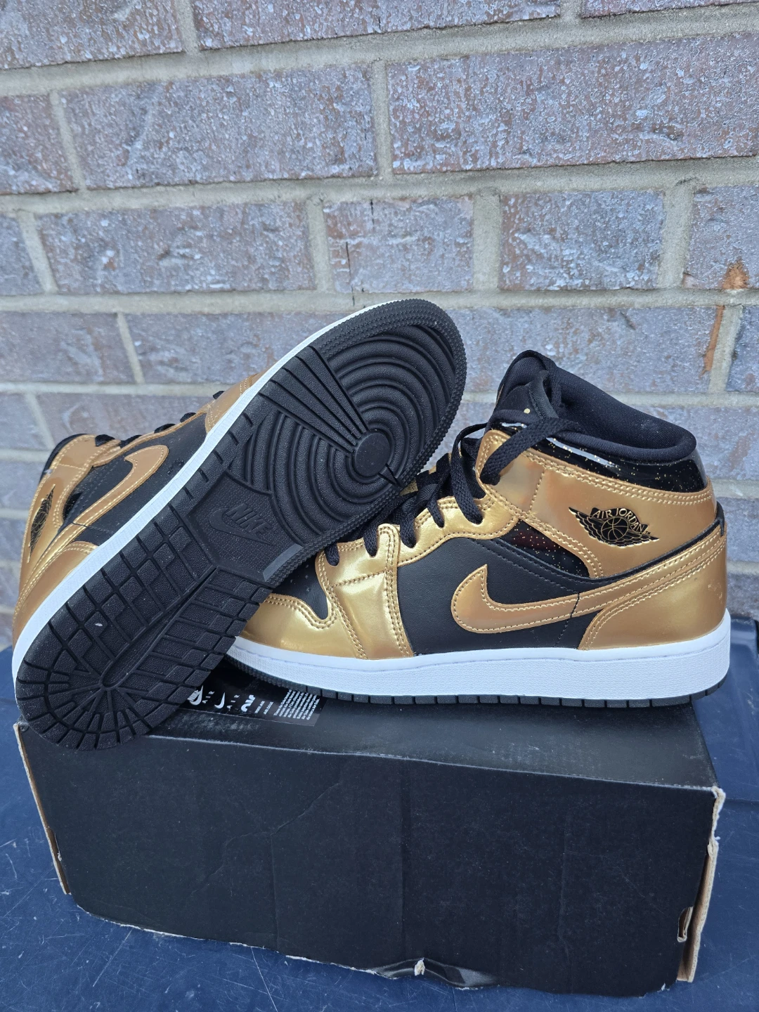 Nike Air Jordan 1 Mid GS Size 7 Youth Black/Gold NEW - photo 5