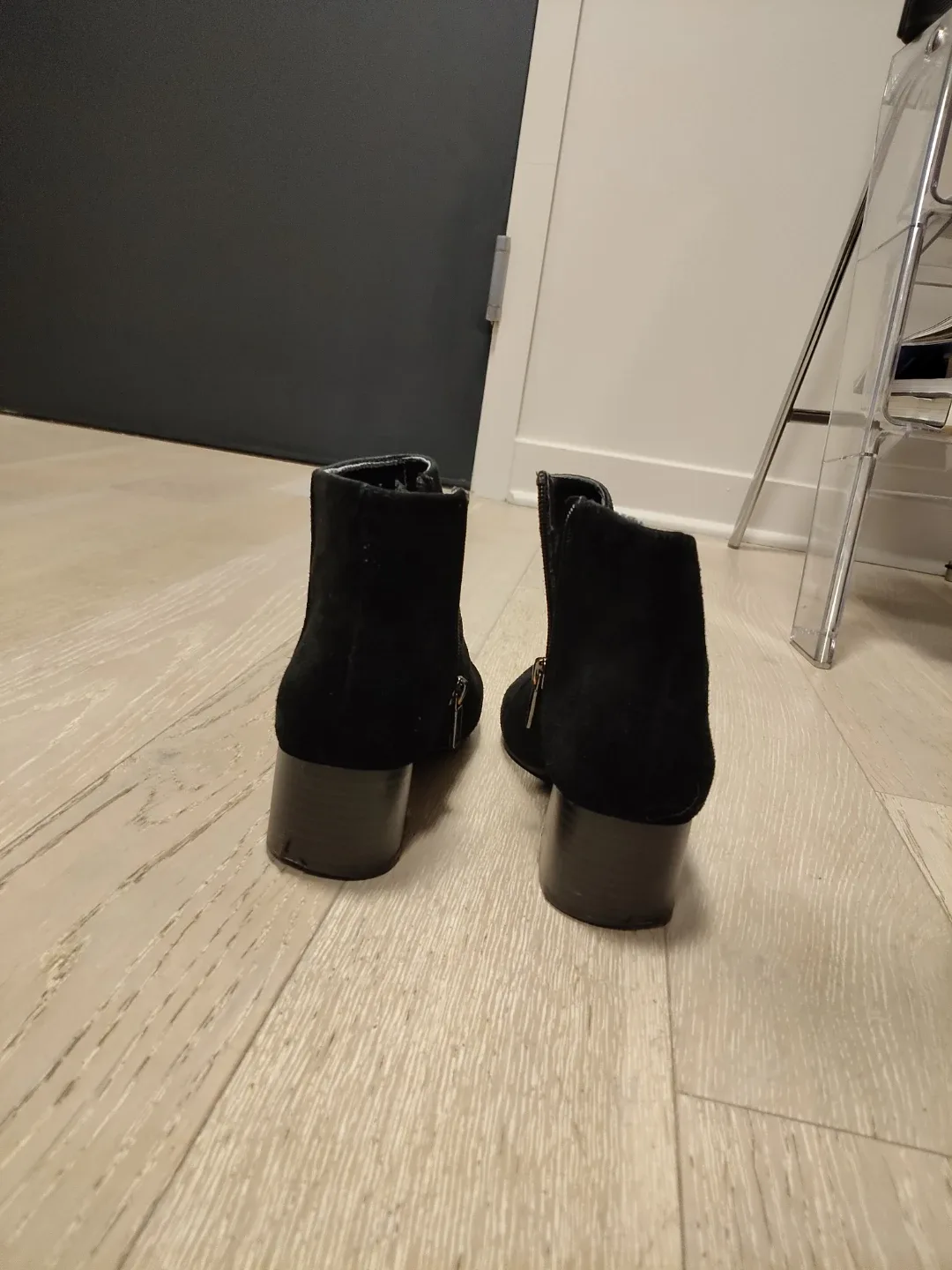 Kenneth Cole Reaction Suede Booties Size 6.5 - Very comfortable - photo 5