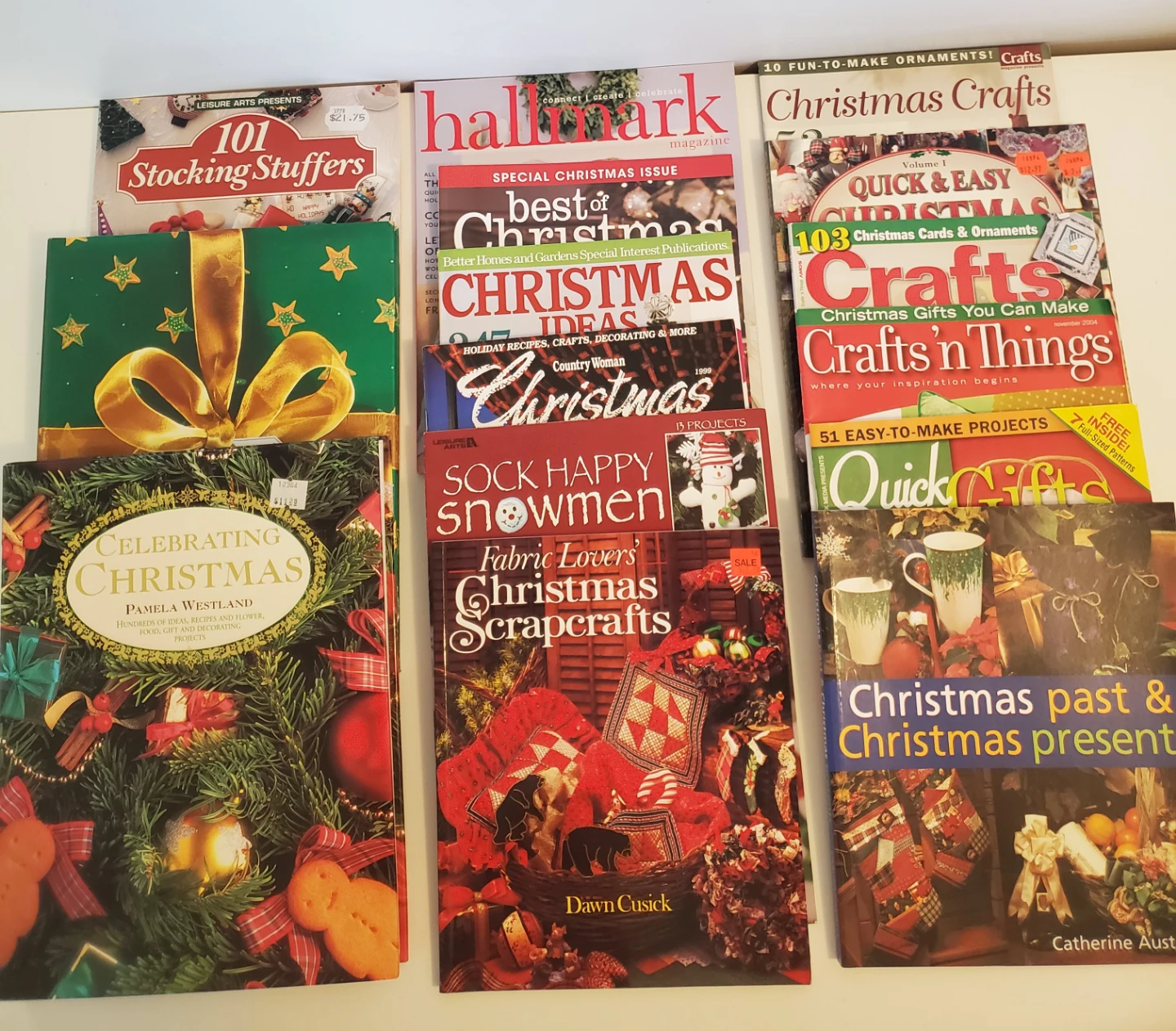 Lot of 14 Christmas Craft and Idea Books & Magazines