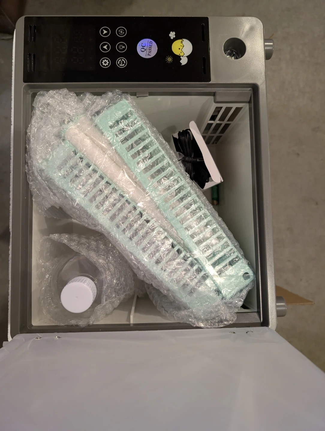 Incubator - photo 2