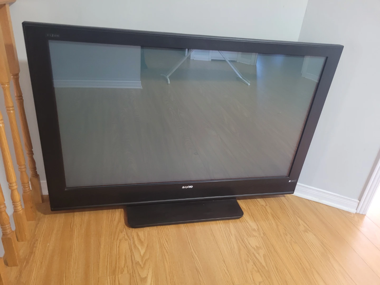 Sanyo 42" Flat Screen TV - photo 2