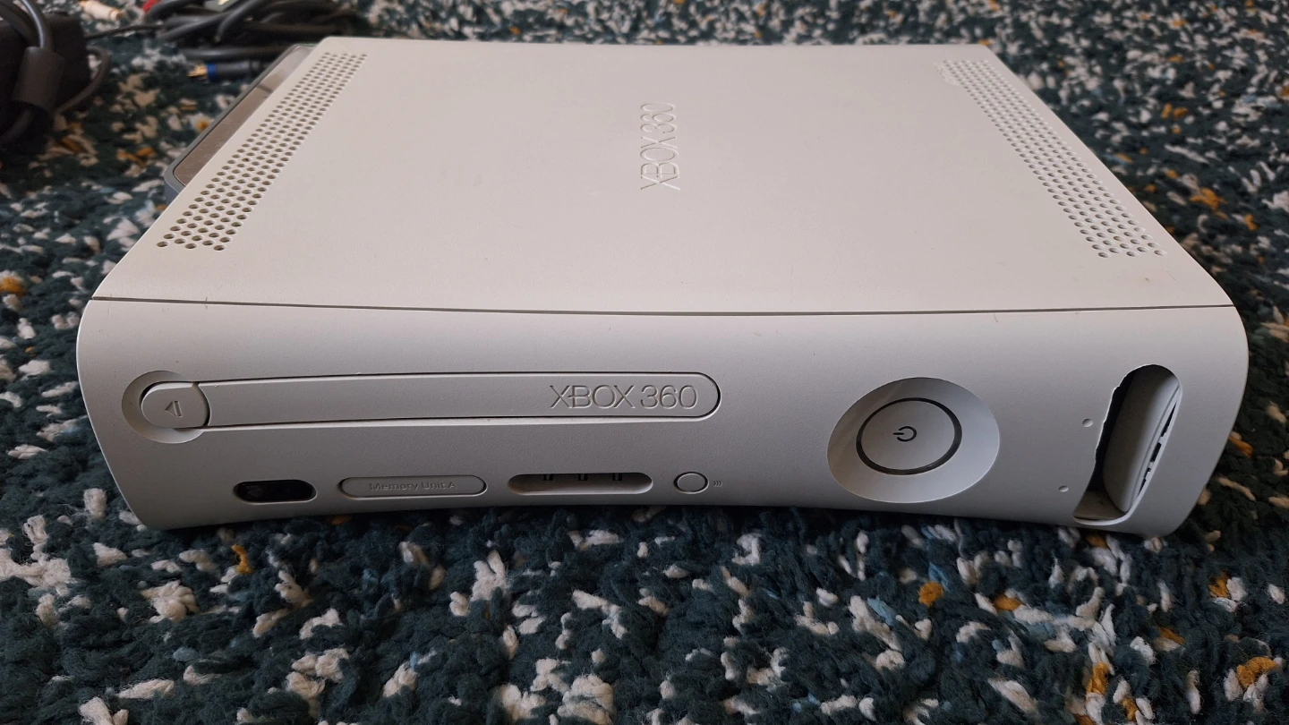 Xbox 360 Console Bundle with 2 Controllers and Minecraft