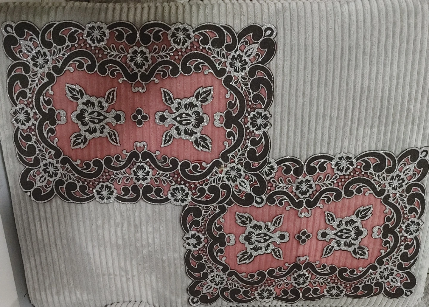 Table Runner and Placemat Set - photo 2