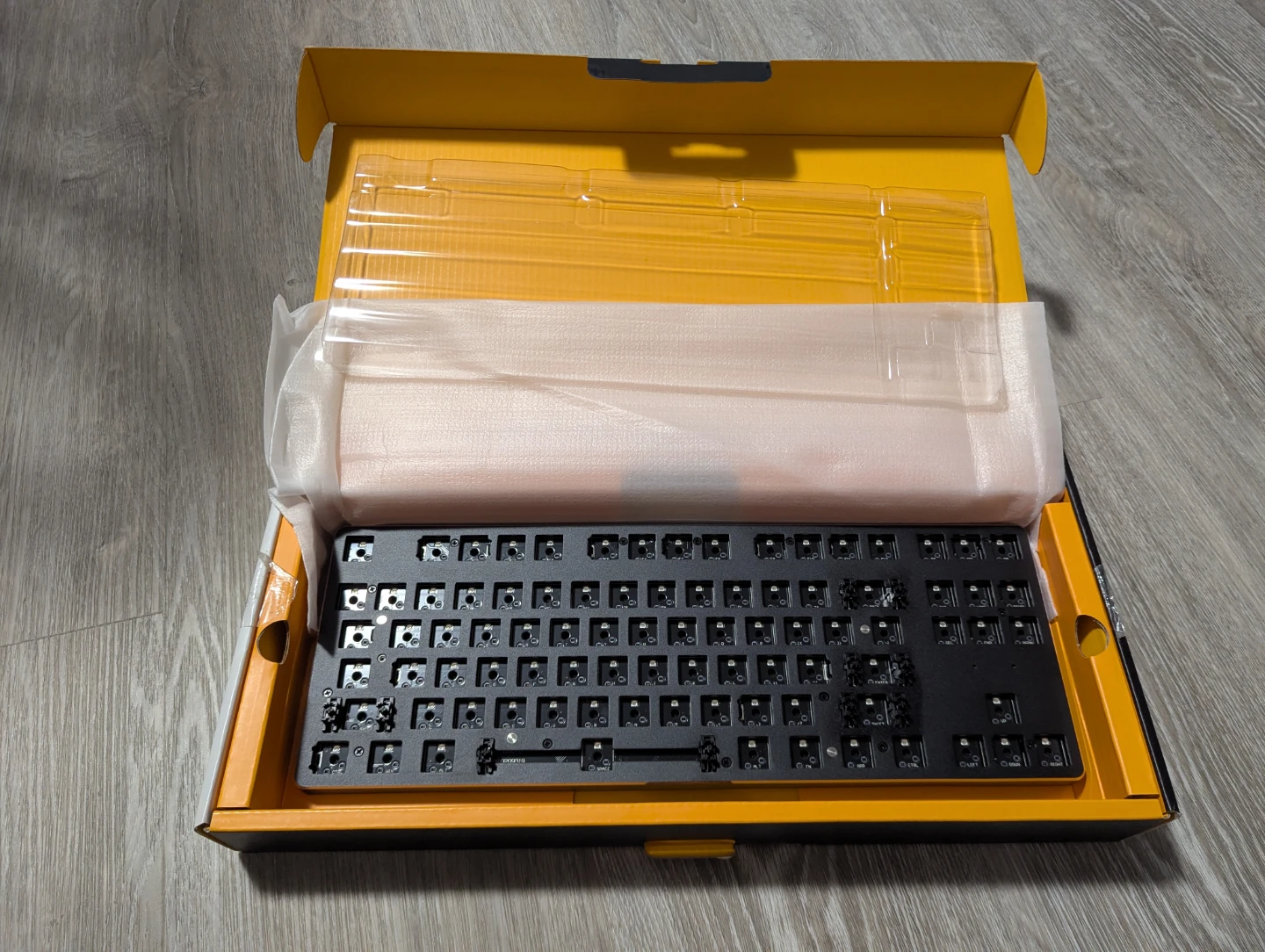 Glorious GMMK Tenkeyless Barebones Mechanical Keyboard - photo 2