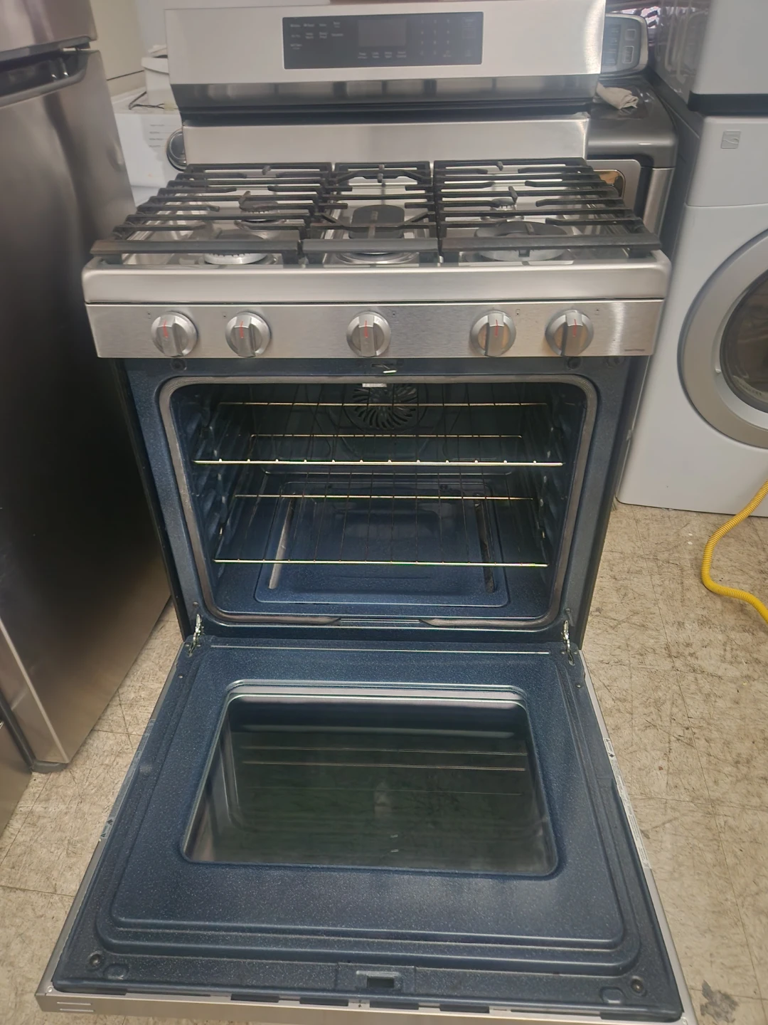 Samsung Stainless Steel Gas Range with Air Fry - photo 3