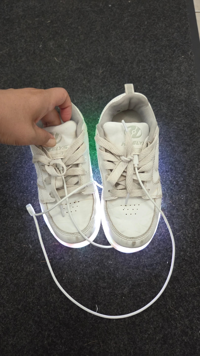 Heelys Premium Lights Roller Shoes - photo 2