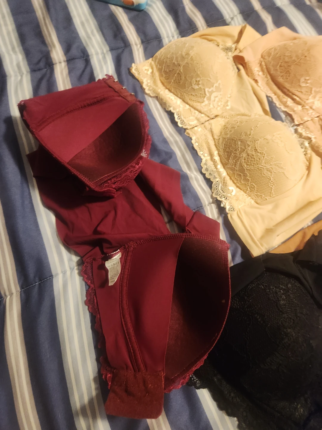 Women's Burgundy Lace Trim Bra - Size L - photo 2