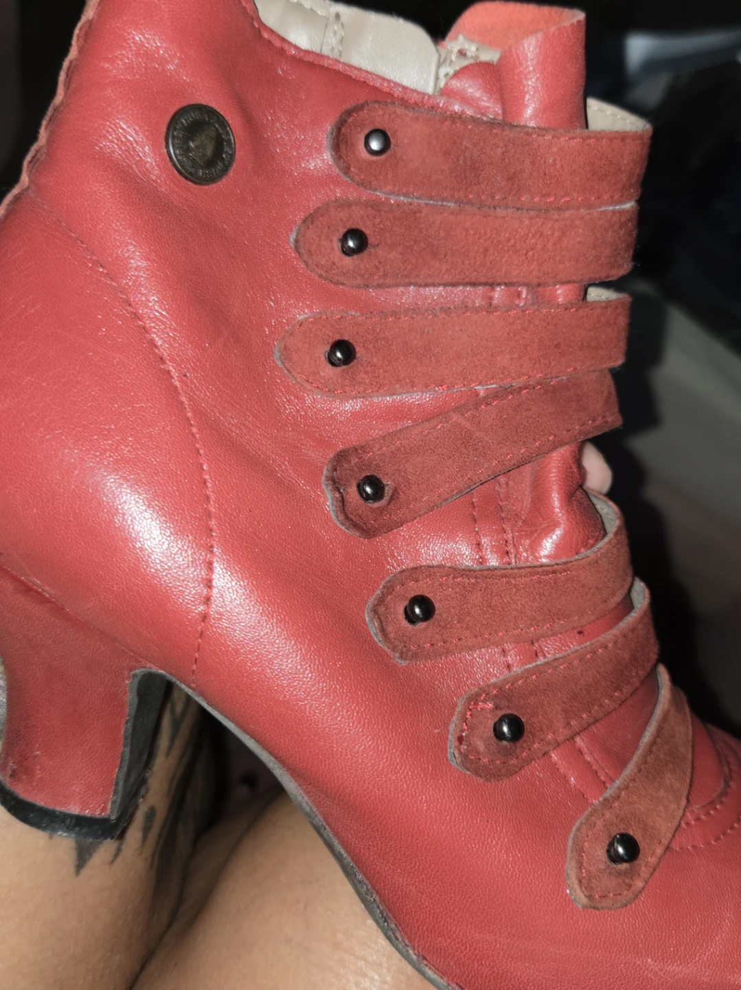 Red Hush Puppies Leather Ankle Boots - photo 3