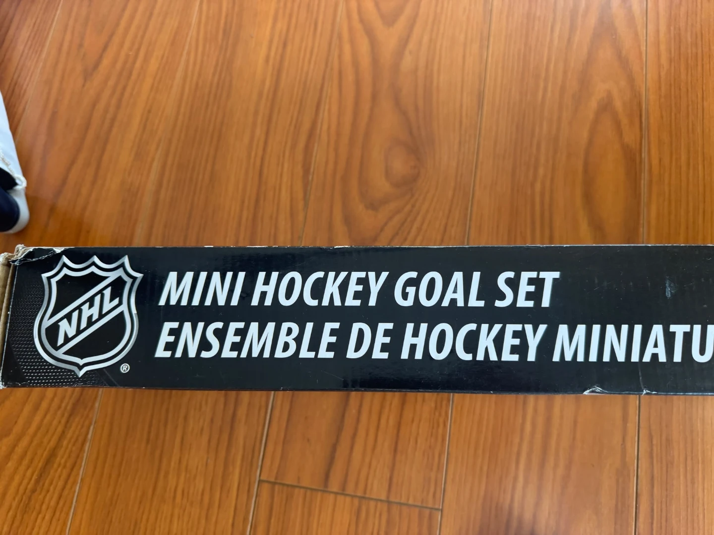 Vancouver Canucks Mini Hockey Goal Set with Sticks - photo 5
