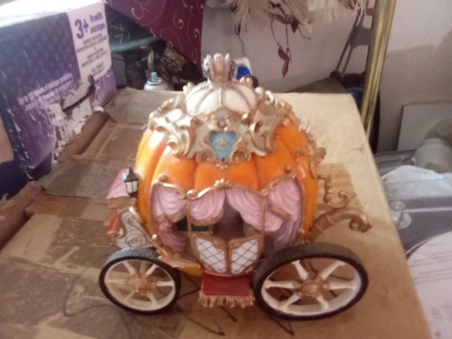 Disney Snow White and Cinderella Carriage Snow Globes - photo 2