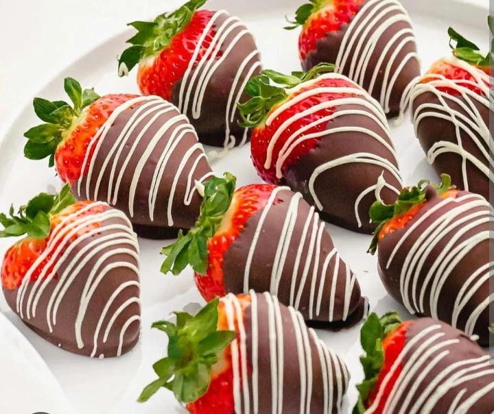 🍓🍫 CHOCOLATE-COVERED STRAWBERRIES! 🍫🍓 - photo 2