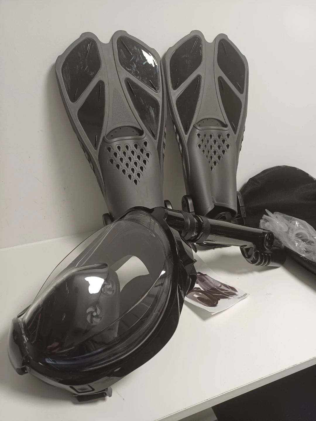 Full Face Snorkel Mask and Fins Set - photo 4