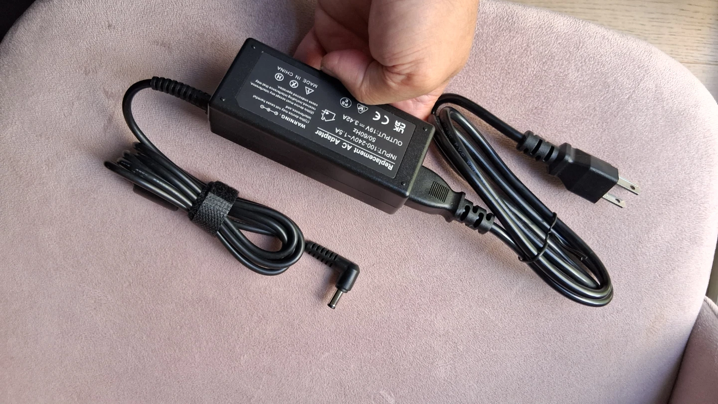 19V DC power adaptor 3.42A with DC 5.5mm x 2.5mm barrel jack