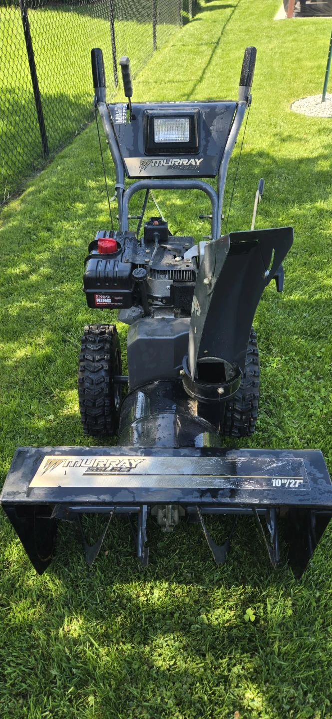 Murray Snowblower 27 inches - photo 2