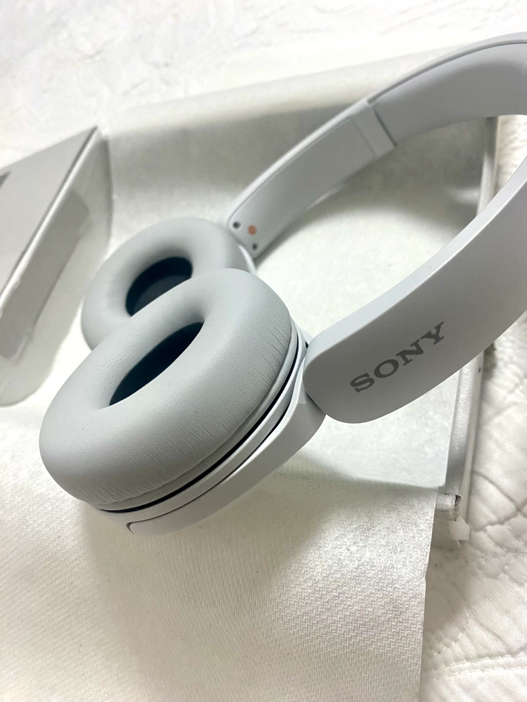 NEW IN BOX Sony WH-CH520 wireless Bluetooth headphones, over-ear - photo 5