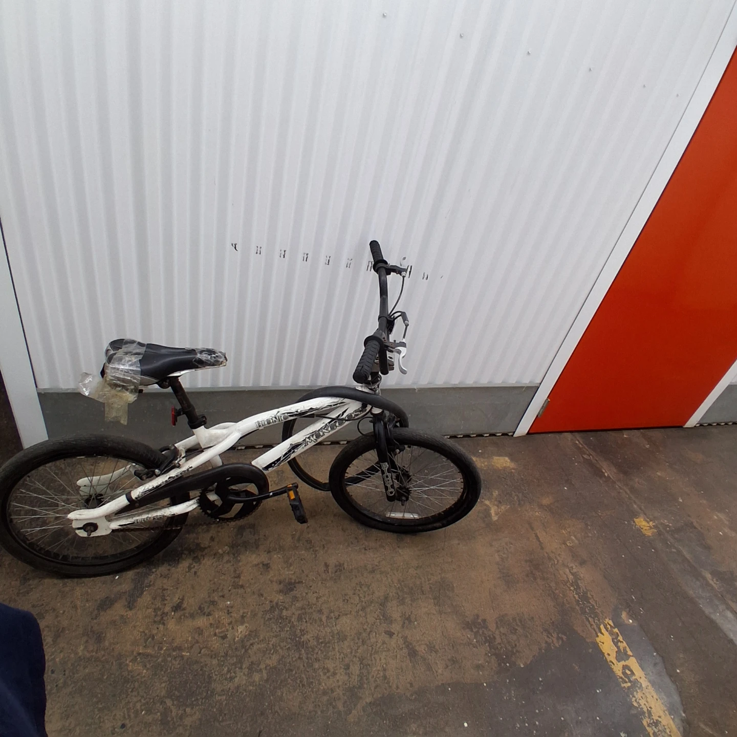 White BMX Bike mongoose - photo 2