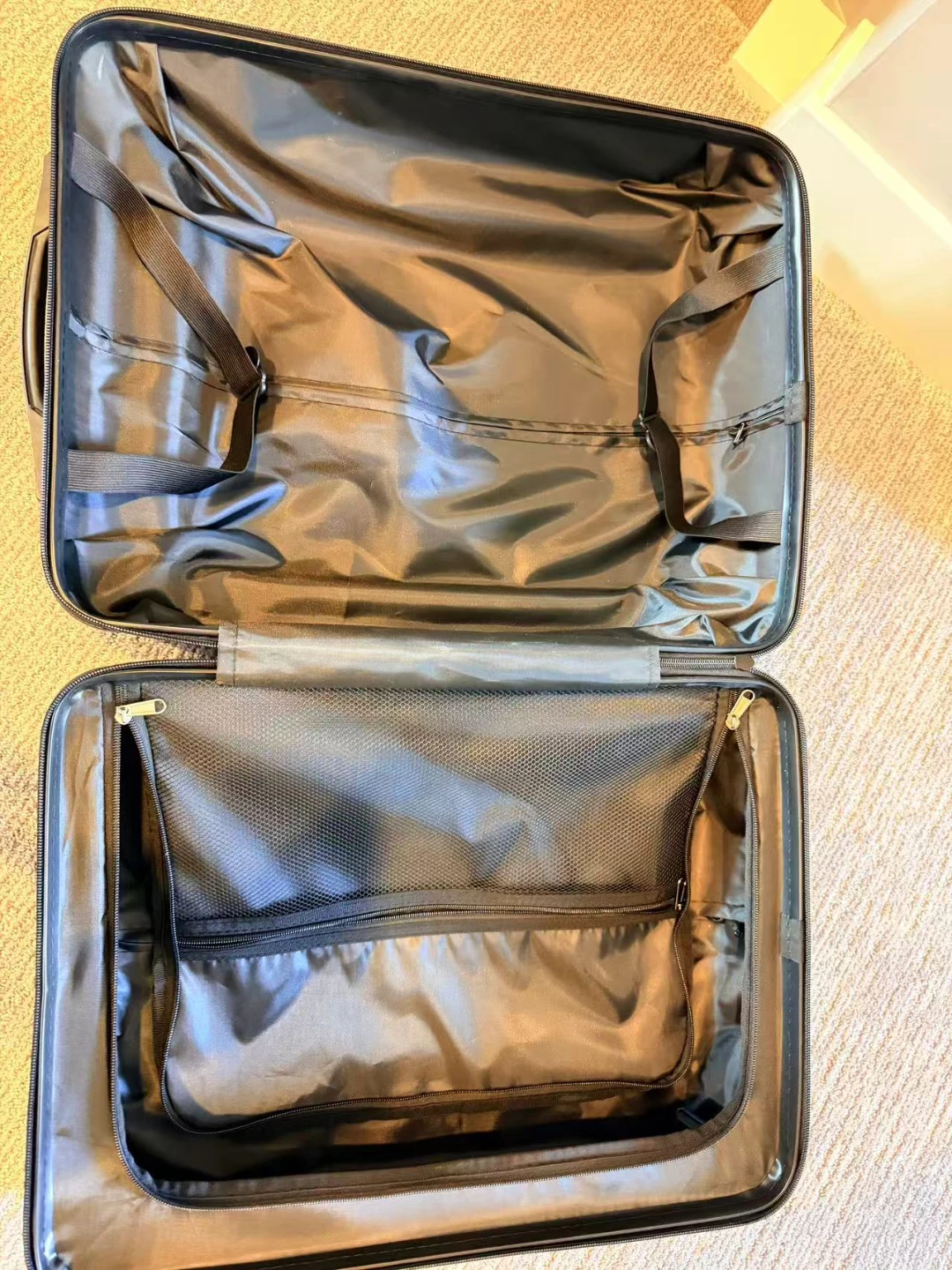 Brand new carry on size luggage - photo 4