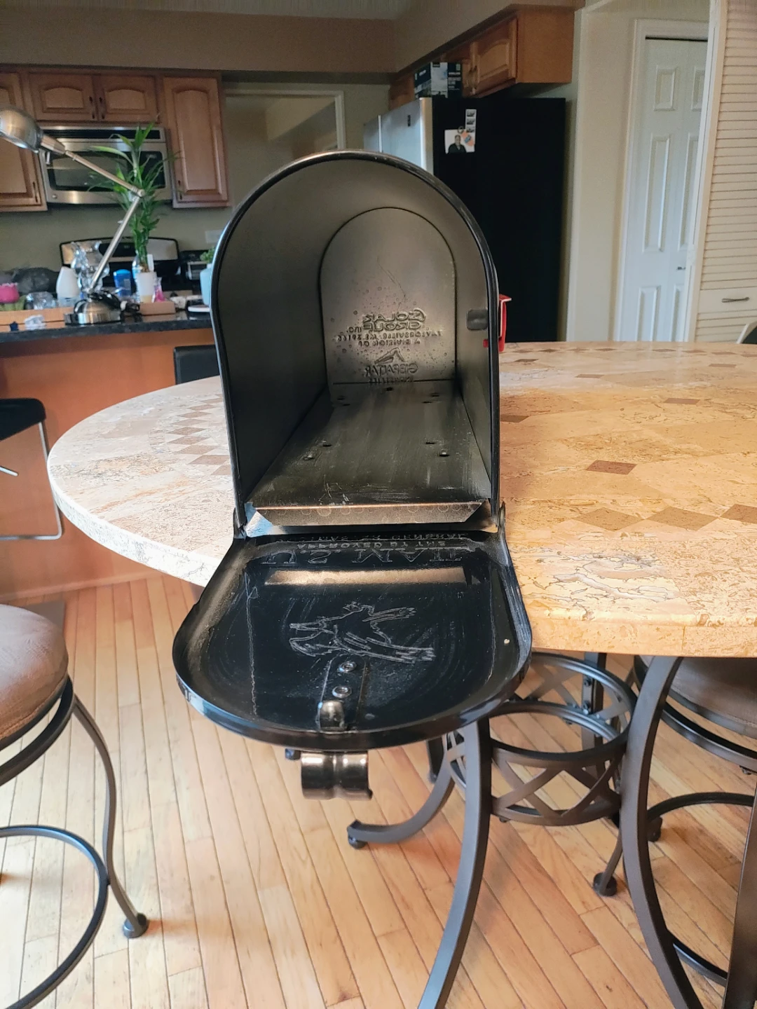 Black US Mailbox - photo 4