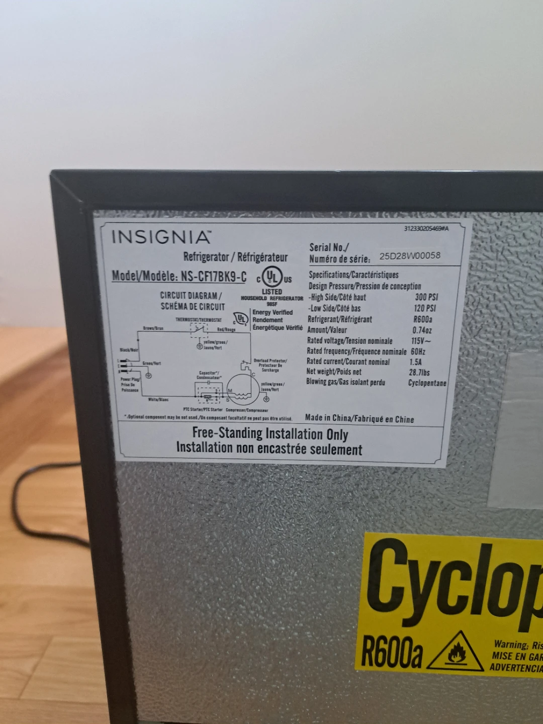 Insignia NS-CF17BK9-C Mini Fridge - photo 4