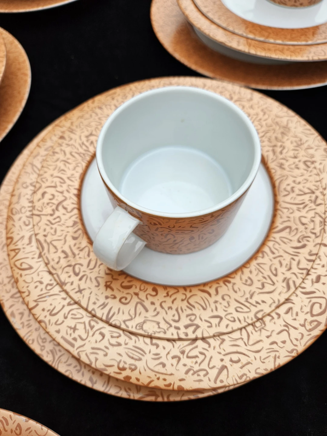Nice 90 piece dinnerware set - photo 3