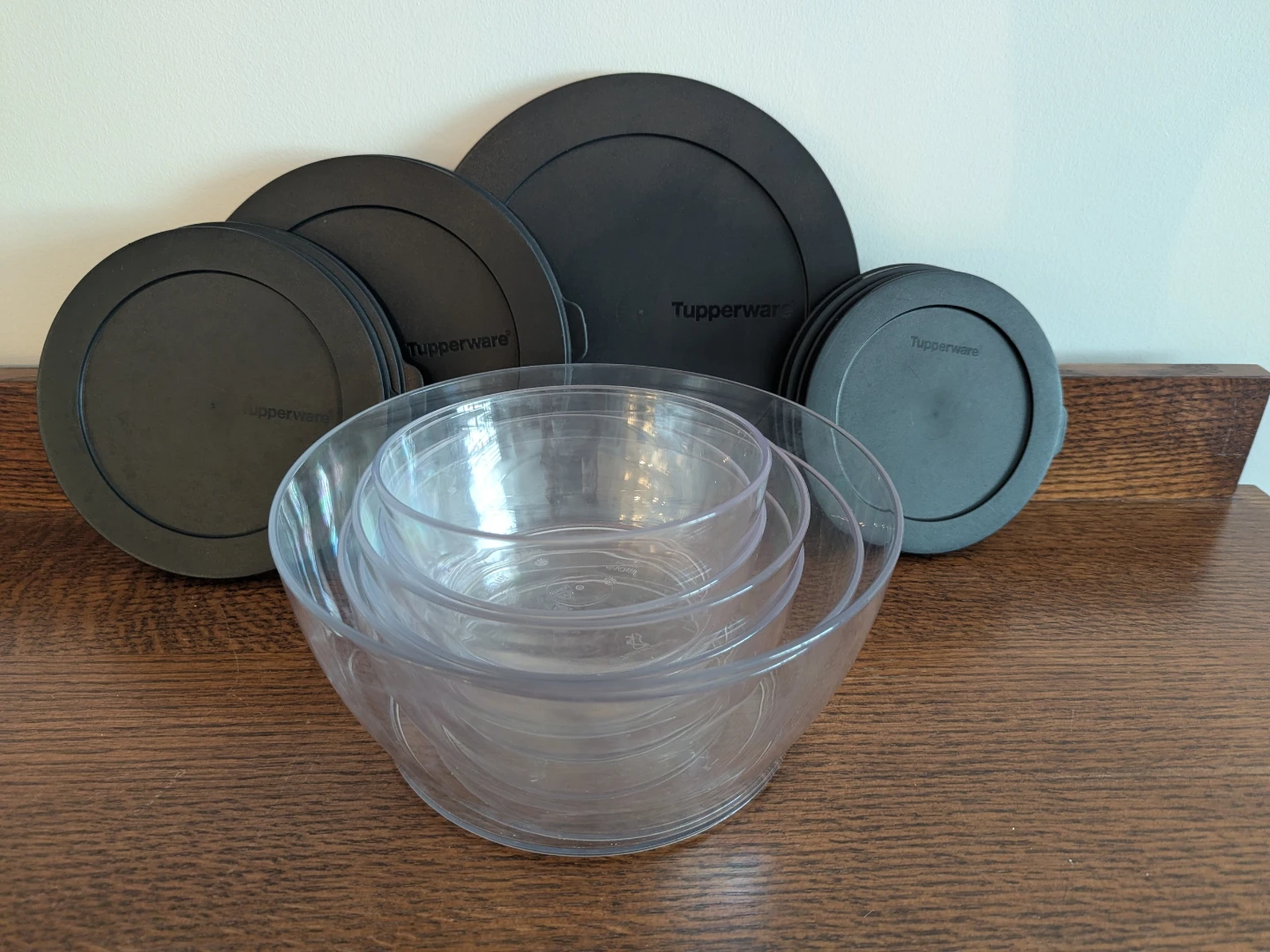 Tupperware Clear Nesting Bowl Set with Lids